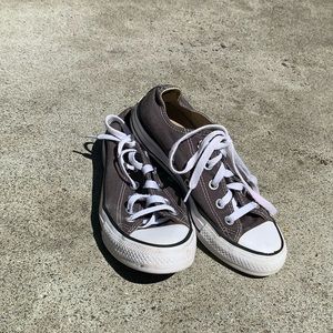 Dark gray converse!